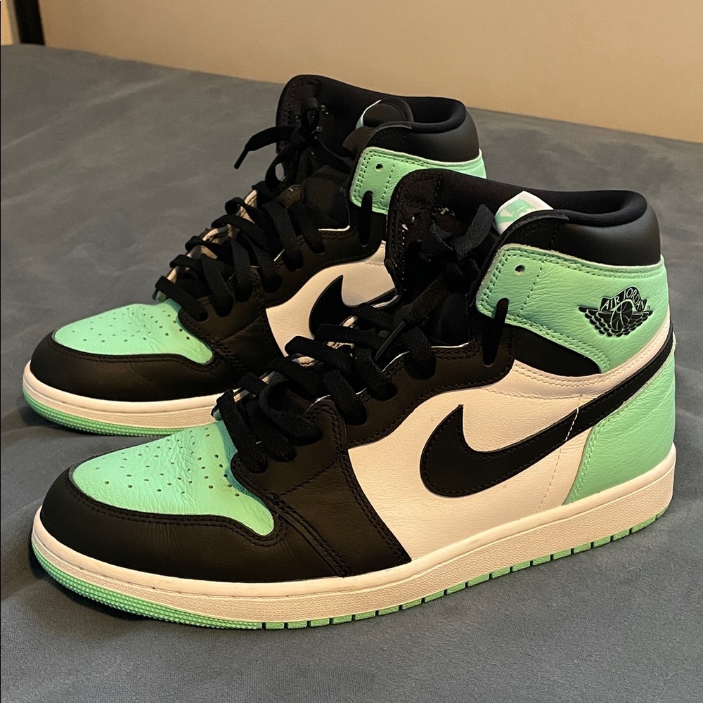 Jordan 1 Green Glow